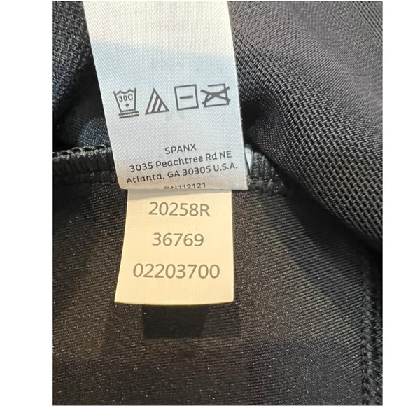 ASSETS by SPANX All Over Faux Leather Leggings Size Small - Picture 5 of 10